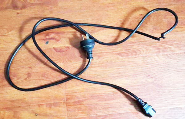 電熱鍋冒煙是怎么回事？